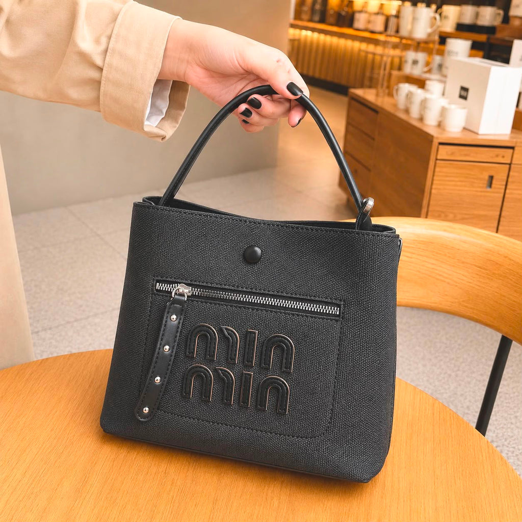 The four points tote