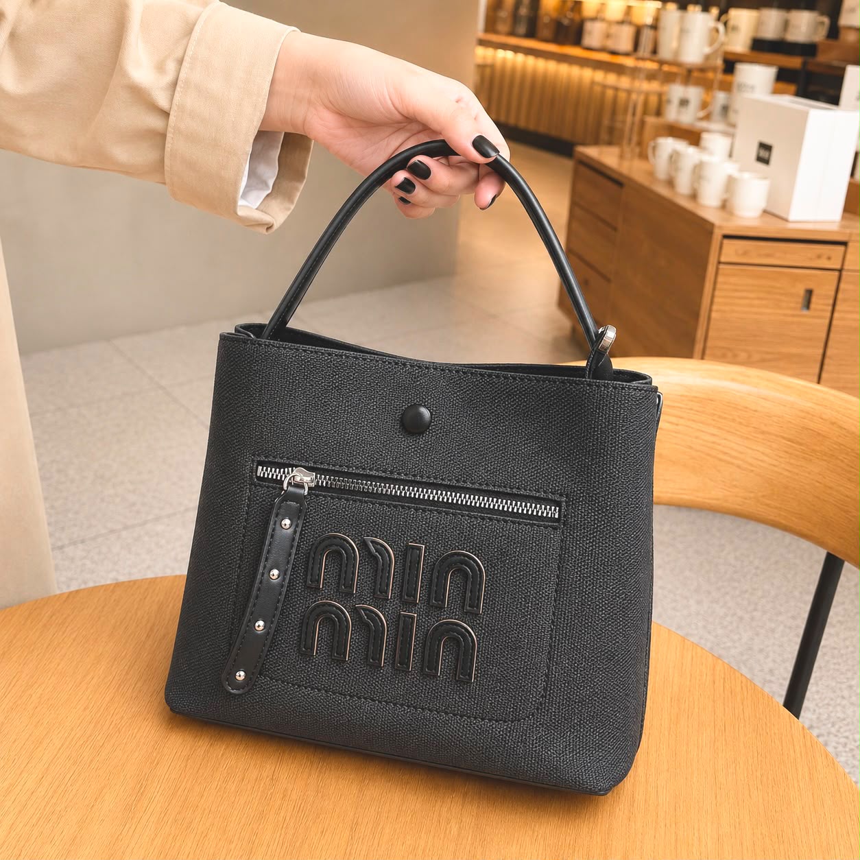 The four points tote