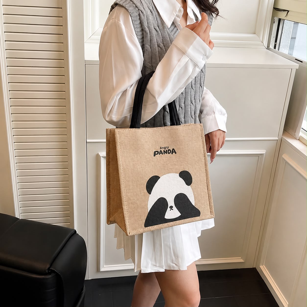 Trendy jute tote